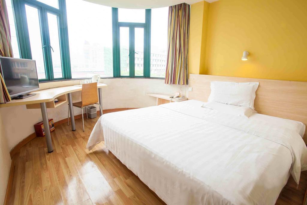 7 Days Inn Meizhou Jiangnan Kedu Commercial Plaza Oda fotoğraf